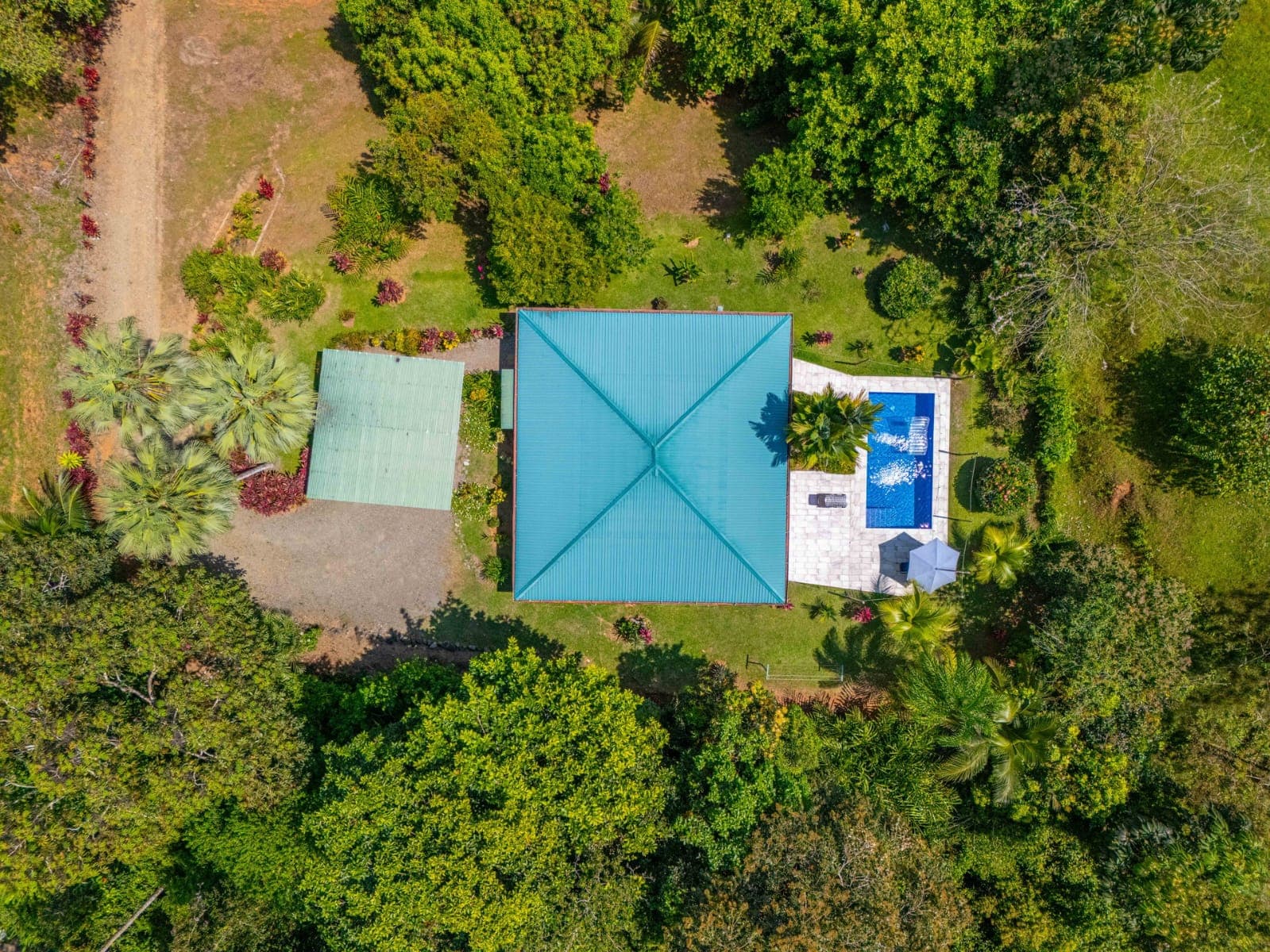 CASA TUCÁN ESCAPE | CASA LLAVE EN MANO EN VENTA EN OJOCHAL, COSTA RICA