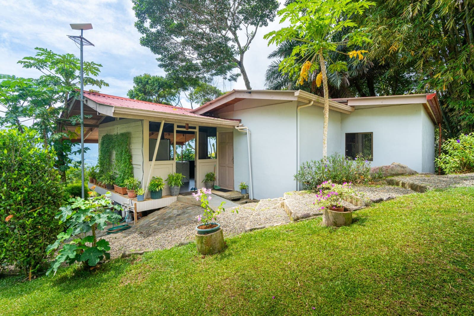 Sueños de Mariposa – Boutique Retreat con Vista a la Montaña